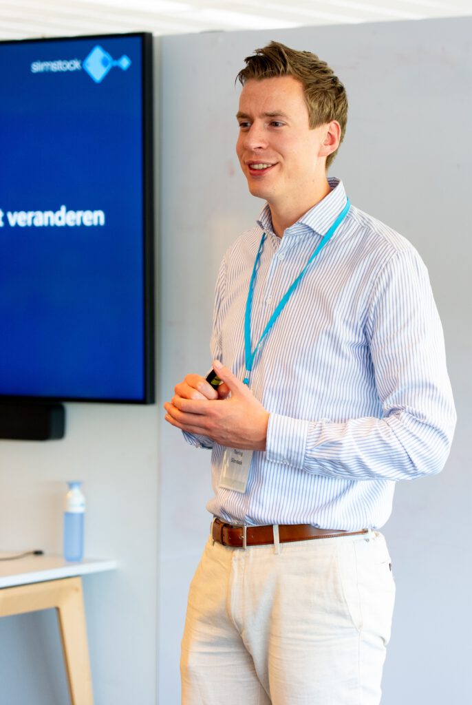 Gert Jan, consultant at Chain Analytics, presenting on data governance and organizational readiness for data-driven decision-making