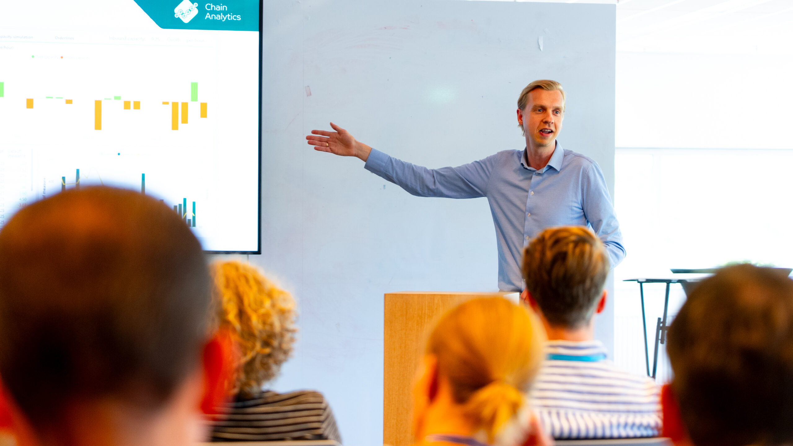 Maarten, consultant at Chain Analytics, presenting on how to discover your organization's data governance maturity